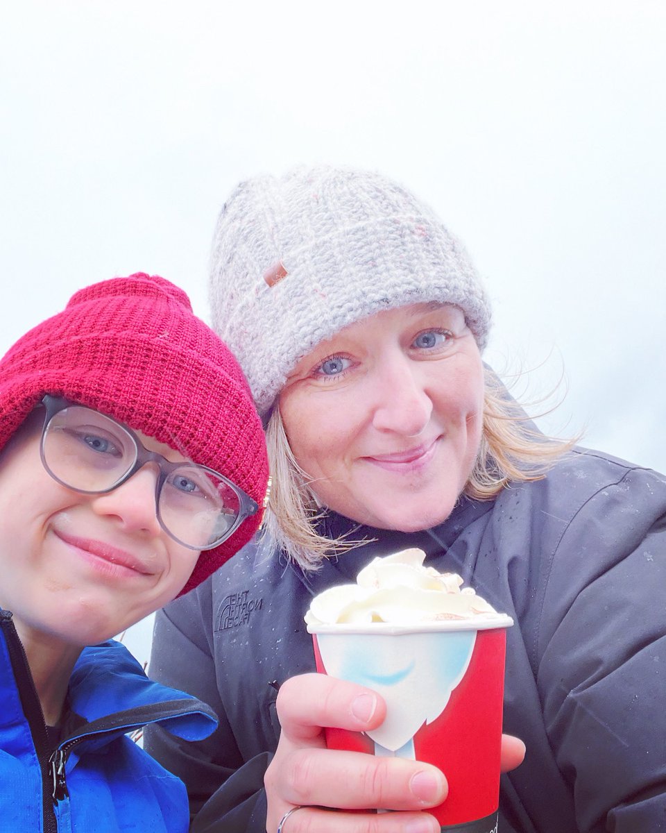 Ice skating and hot chocolate Sundays. ❤️