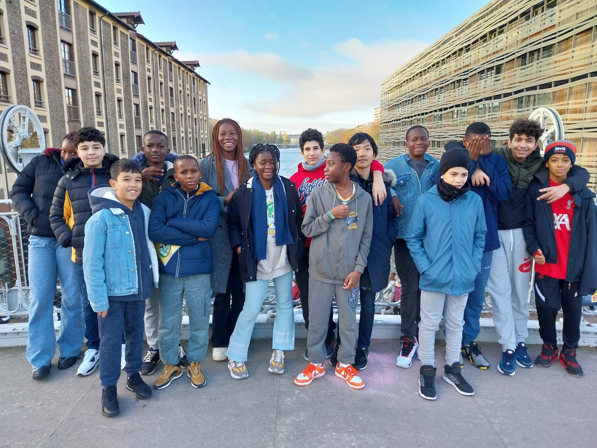 🚨Envie de faire une belle action? d'aider des élèves curieux et sympathique d'UPE2A et des enseignant.e.s investi.e.s du <a href="/ClgGRouault/">Collège Georges Rouault</a> à réaliser un beau projet? ⛵️Cette cagnotte est faite pour vous! 
⬇️⬇️⬇️
trousseaprojets.fr/projet/8105-ho…
RT appréciés 🙏