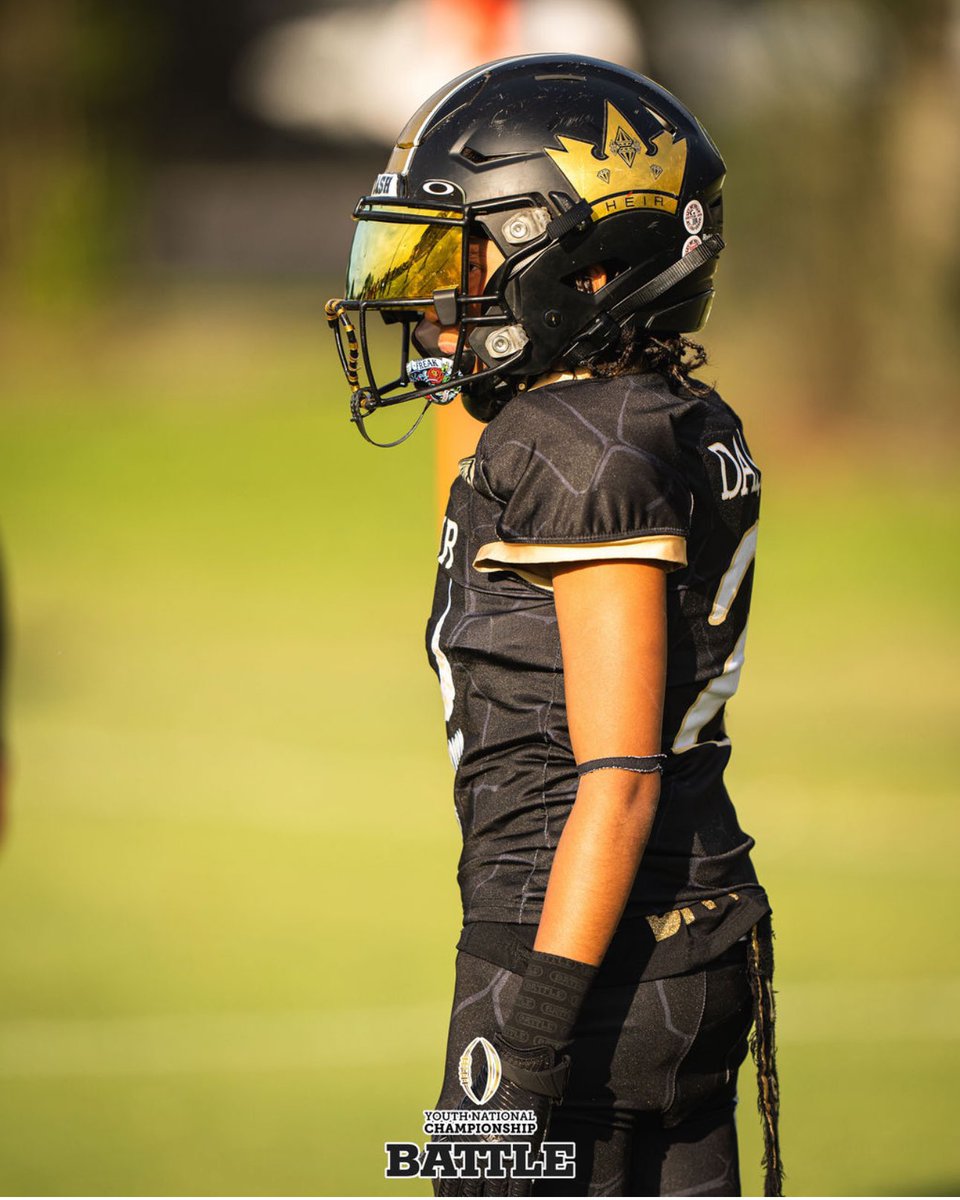 I had to crop em out because they didn’t see the bigger picture. ✌🏽

#DashJones 

#DashIsland 🌴🔐 
#CantGuardDash ‼️ 

#ThisIsHEIR 👑 #HeirApexPredators 😈👑 #DBIsland 🌴🔐  

 #Lockdown #Straps
