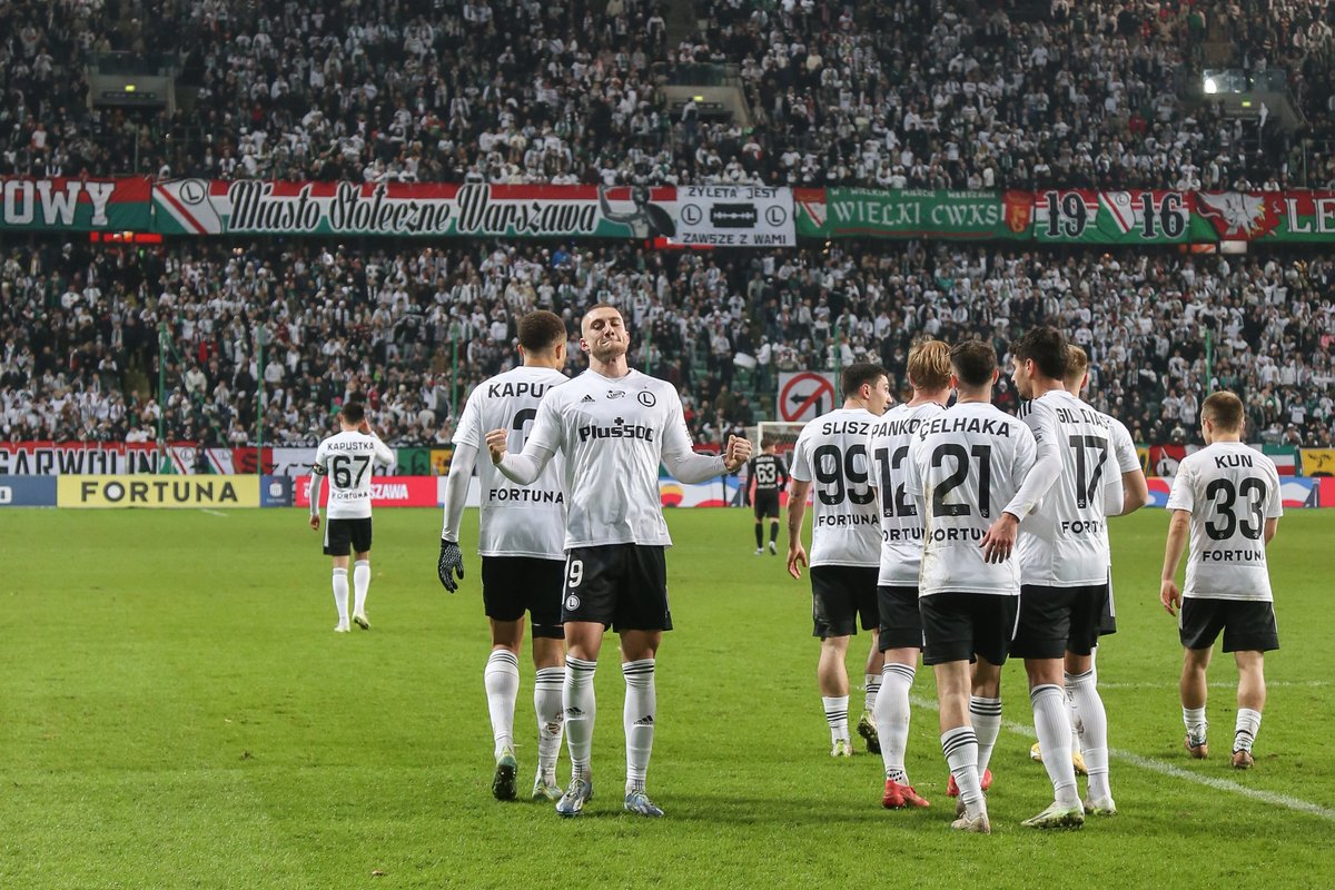 KamilMRC's tweet photo. Ostatni w 2023 
#Legia #LEGCRA https://t.co/uSElz7R24K