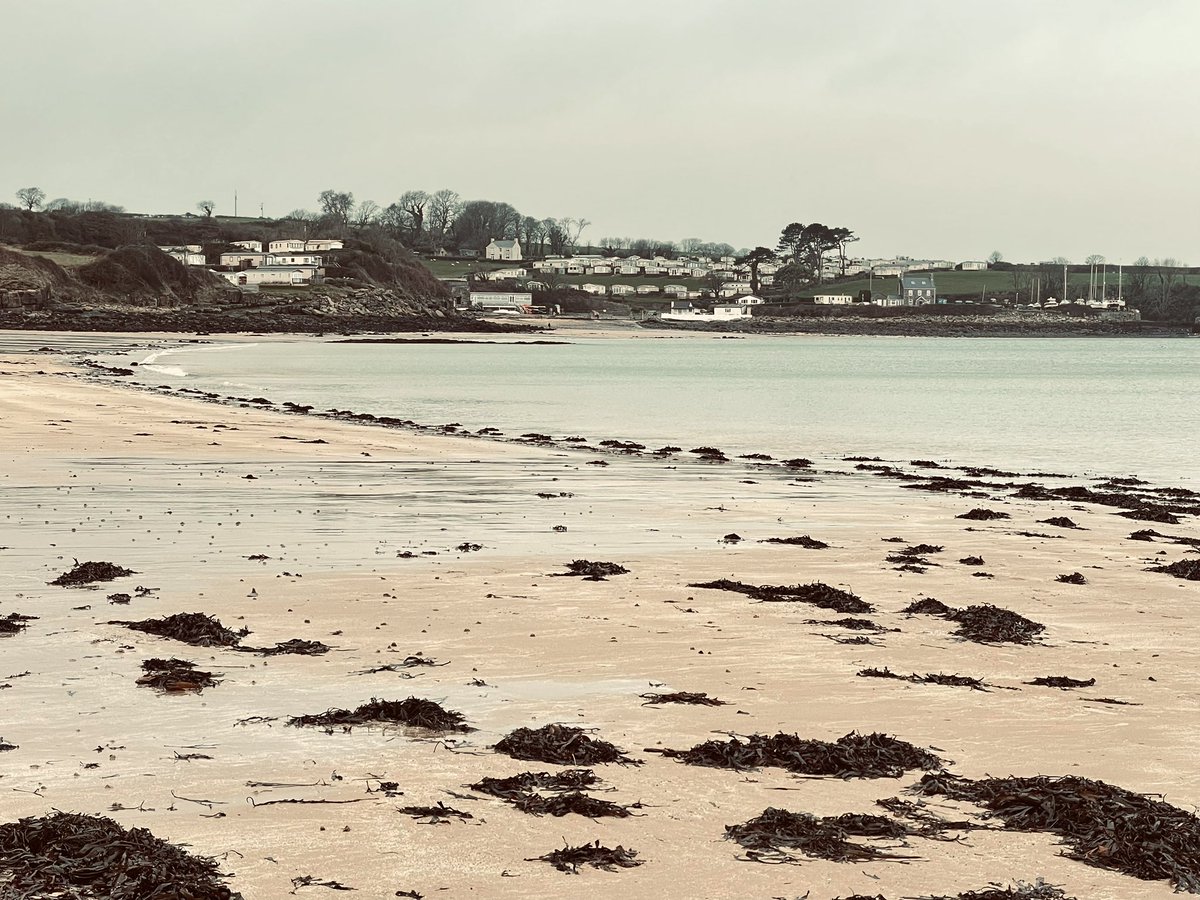 TraethBychan's tweet photo. Even the grey days are good on #Anglesey https://t.co/8QfoxrYQbl