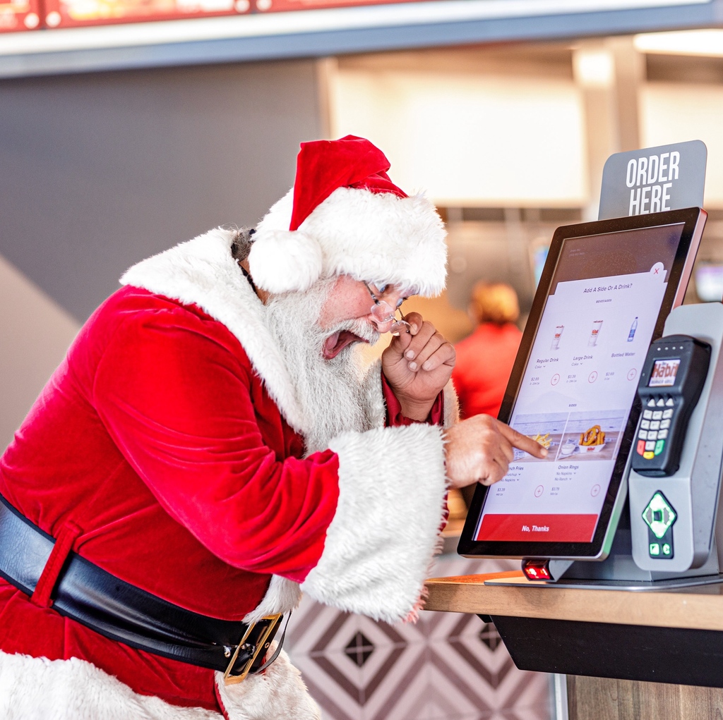He's making a list, checking it twice! 🎅🏽📜⁠
✔️Santa Barbara Char⁠
✔️Tempura Green Beans⁠
✔️Strawberry Shake