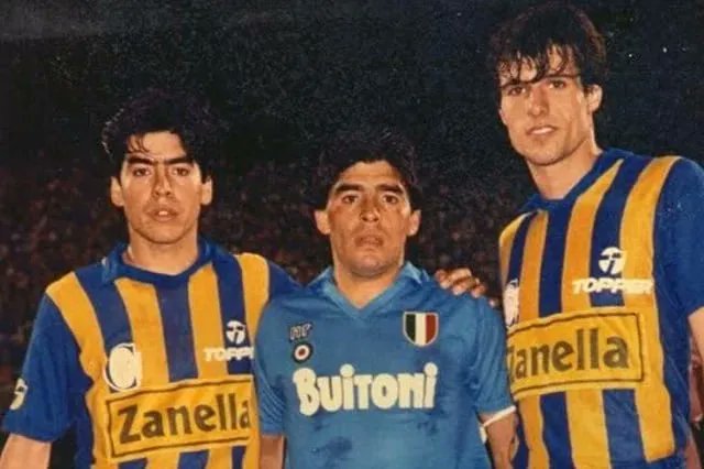 Hacemos la revancha de campeones? <a href="/sscnapoli/">Official SSC Napoli</a> <a href="/RosarioCentral/">Rosario Central</a> Esta vez en Arroyito...