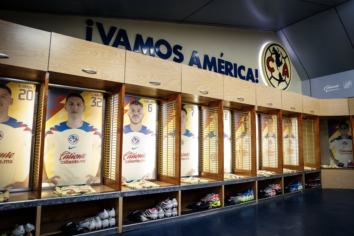 ClubAmerica's tweet photo. Todo listo en casa 🦅
#PorLa14 🏆 https://t.co/DxUBgBOEeu