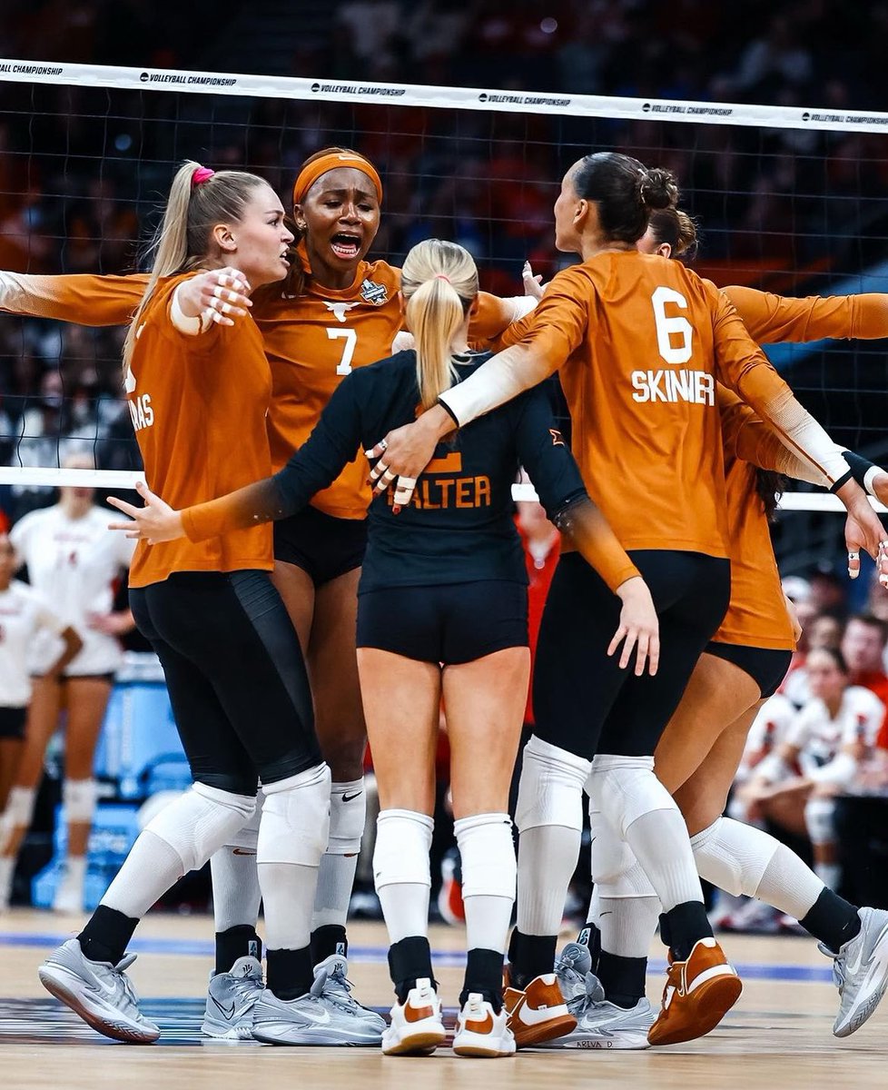LIGHT THE TOWER! <a href="/TexasVolleyball/">Texas Volleyball</a> wins the National Championship 🏆🤘

utex.as/3tkOoiW