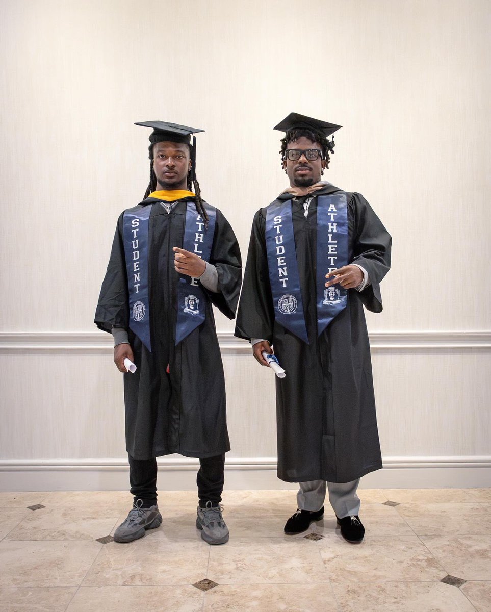 ODUFootball's tweet photo. Super proud of these guys! ππ
Congrats, @TheCookllEra_ & @lamareon_jamesβΌοΈ
#ReignOn | #DDT https://t.co/LV7YZ6laUE