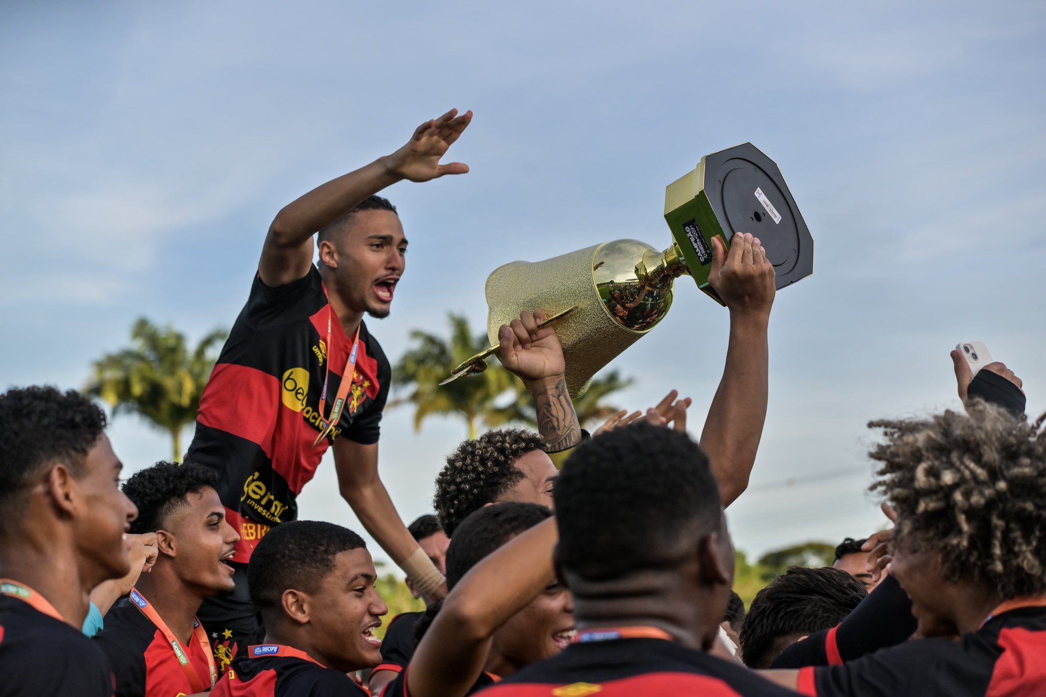 Sport Club do Recife on X: Ganhamos, seu Sidney! 🖤 Obrigado por ser Sport  e encantar gerações ao seu redor. Bom descanso e nossos sentimentos a toda  a família. / X