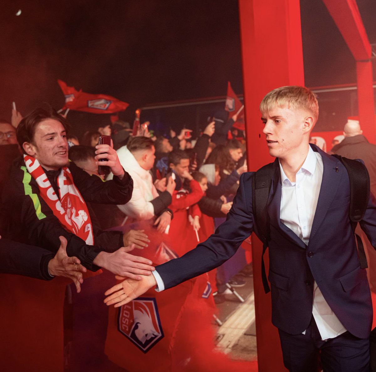 AuStadeLillois's tweet image. La Tribune Nord qui craque 🧨🧨🧨

· LOSC 1-1 PSG - 17/12/2023 
🎥 @megan_gdr