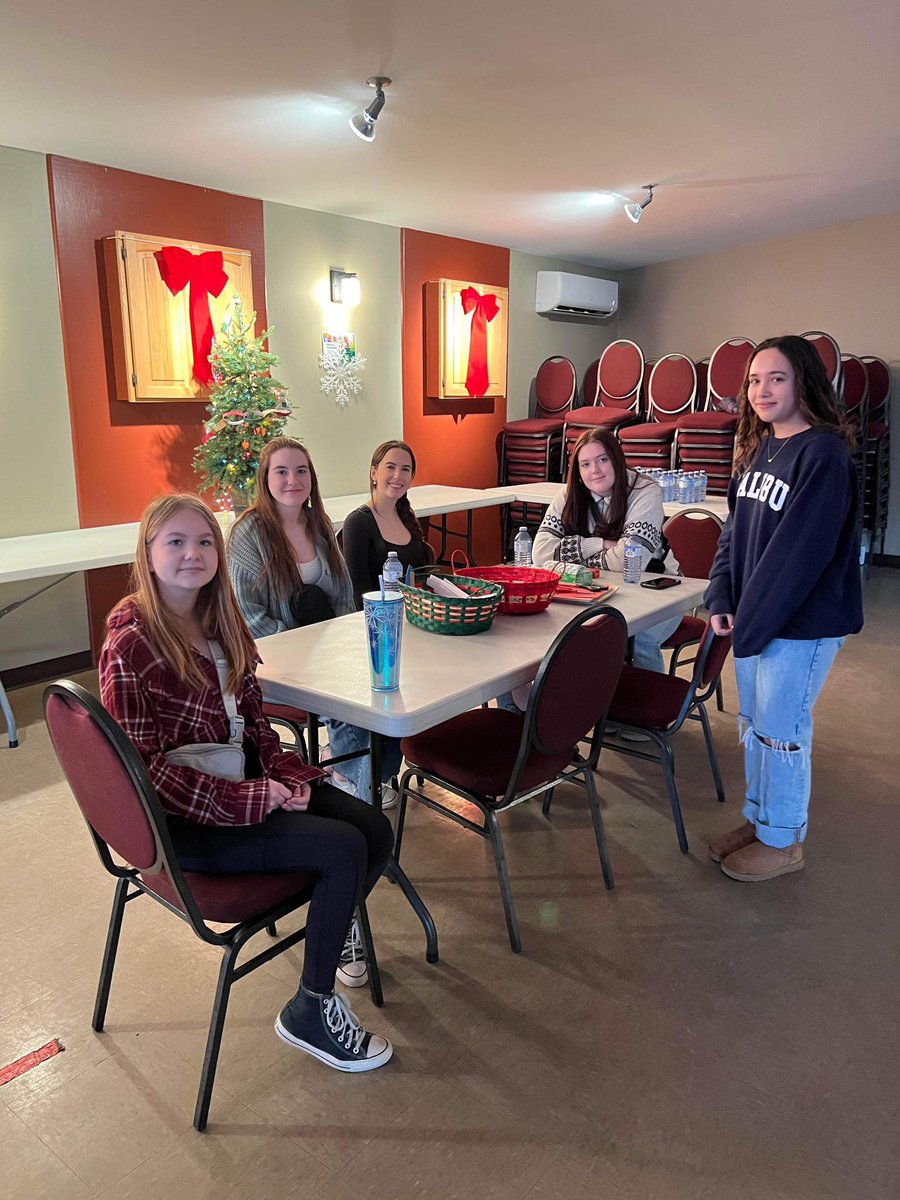 HSH Interact Club tweet media