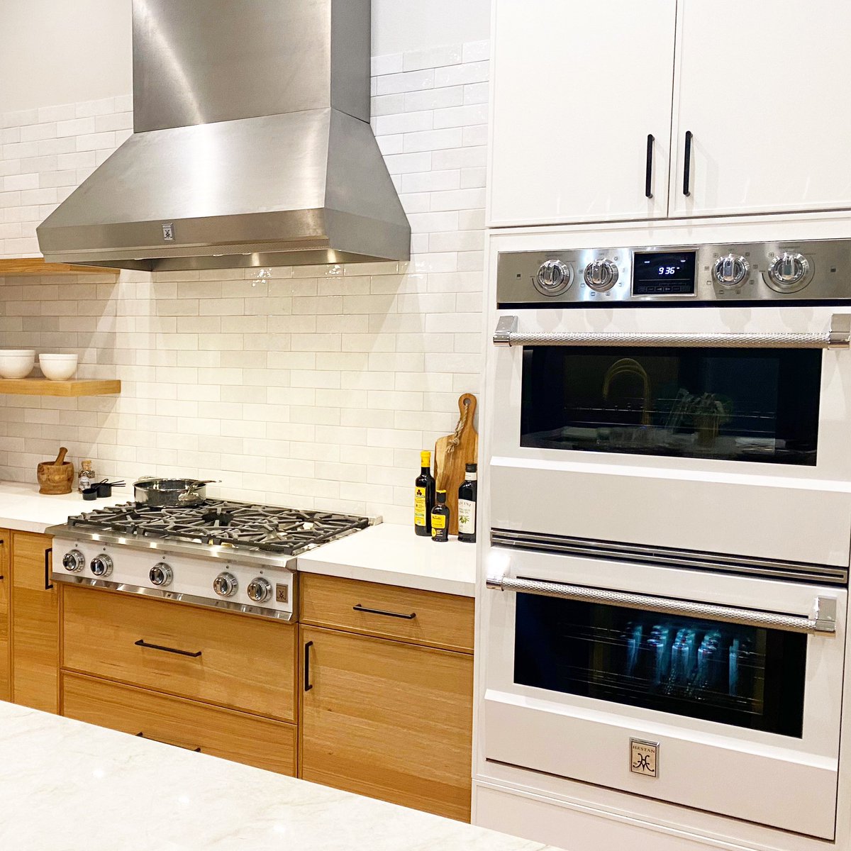 🎶I’m dreaming of a white Christmas, just like the ones I used to know🎶 #wishlist #HestanKitchen