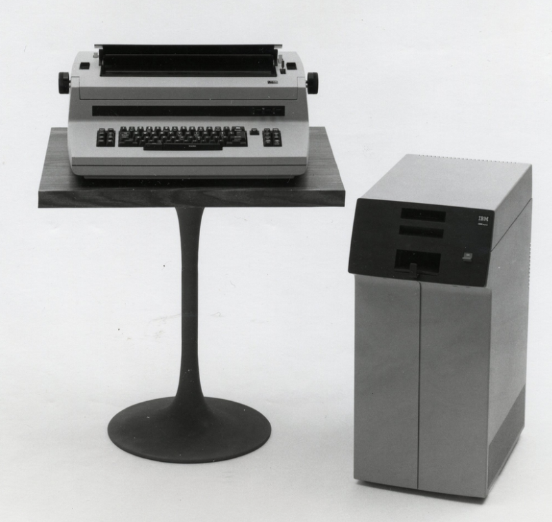 tdcbobsnyder's tweet photo. @johnsmemes @elonmusk I am even older... uh, it's an IBM Selectric...Composer model...state-of-the-art years before IBM PC https://t.co/FZfdBq03Ab