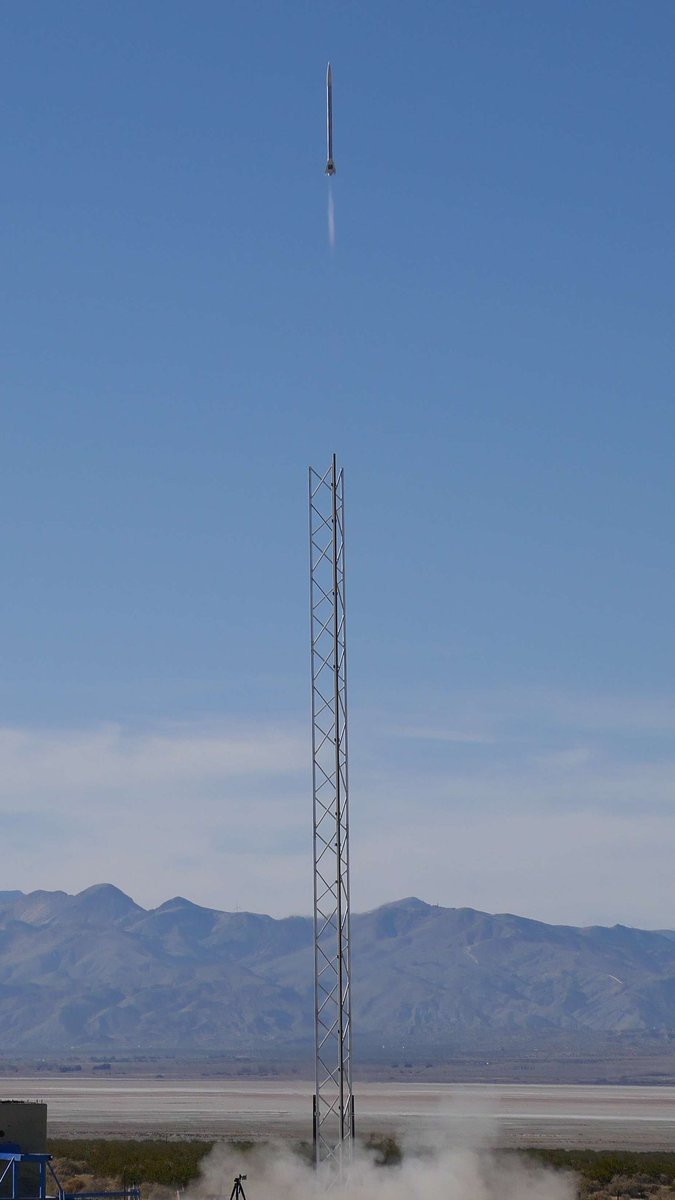 vulpesjr's tweet photo. My 3” Nitrous/IPA rocket “Kit Fox” flew to 18,000 ft and Mach 1.3 with a perfect recovery! https://t.co/EyimDfDfsW