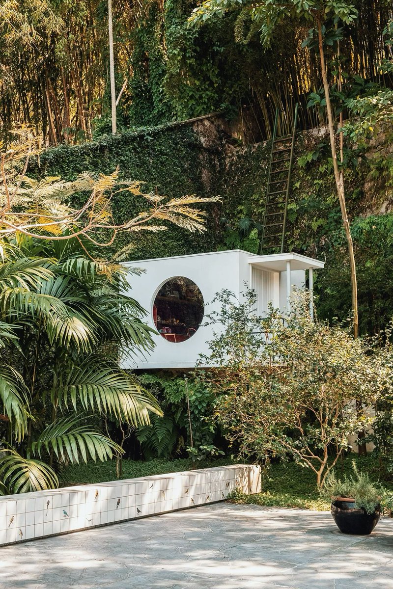 luusssso's tweet image. Home in Rio de Janeiro designed by Brazilian architect Oscar Niemeyer