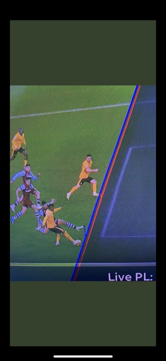 kateblakey40's tweet photo. This just isn’t football. Every fan knows it. Every official knows it. Offside is to stop goal hanging. Not to search every angle for 3/4 mins to try and prevent a goal. If it’s this close the linesman’s decision cannot be clearly and obviously wrong. Prem football = 🚮 #lcfc https://t.co/tEaJJIbfRI
