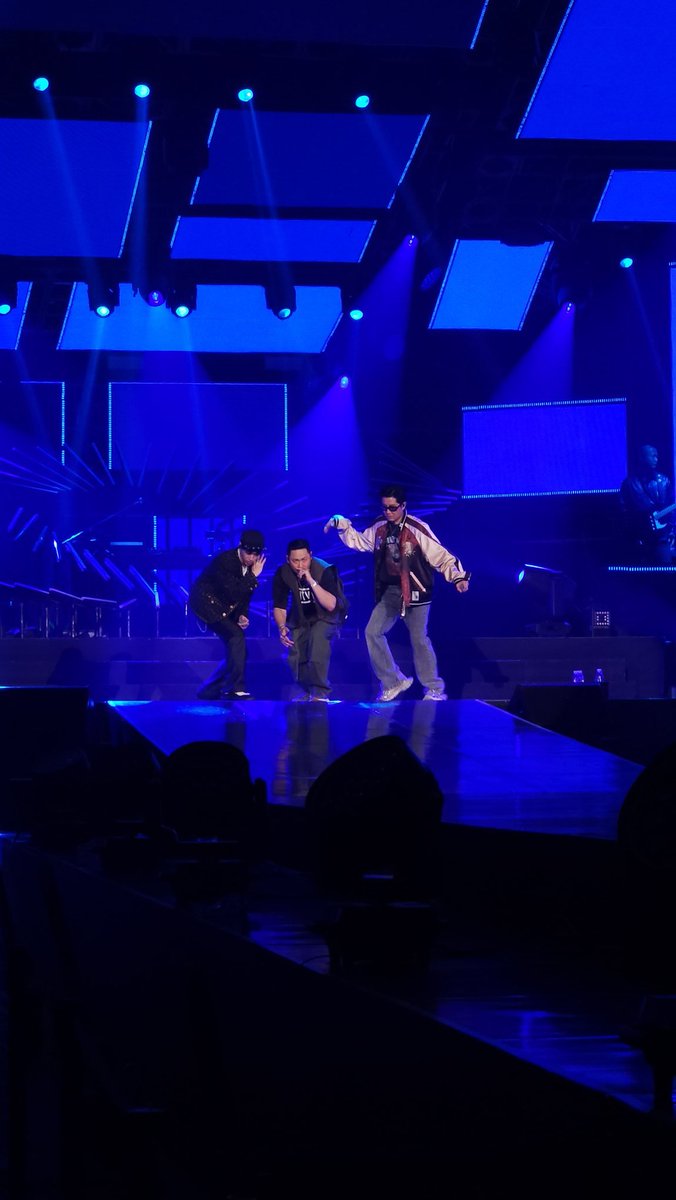 Forever my favorite trio ♡
20년동안 달려서 감사합니다 ㅠㅠㅠㅠㅠㅠㅠ #에픽하이콘서트  #에픽하이20주년