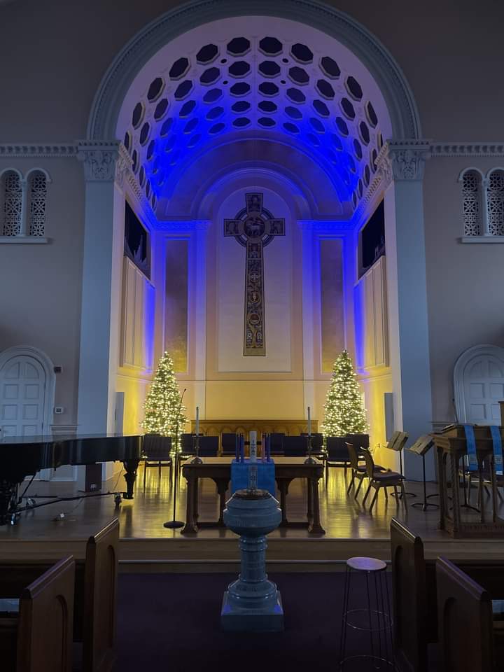 pcusabingewatch's tweet photo. First Presbyterian #Watertown #NewYork
Sanctuary in December 2023.
#SanctuarySunday 
#Presbyterian #pcusa @SynodNE #Advent #Christmas2023 https://t.co/s4Y4sRSrTp