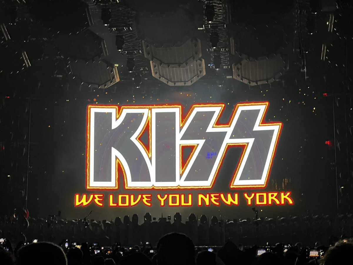 CollectingKISS tweet picture