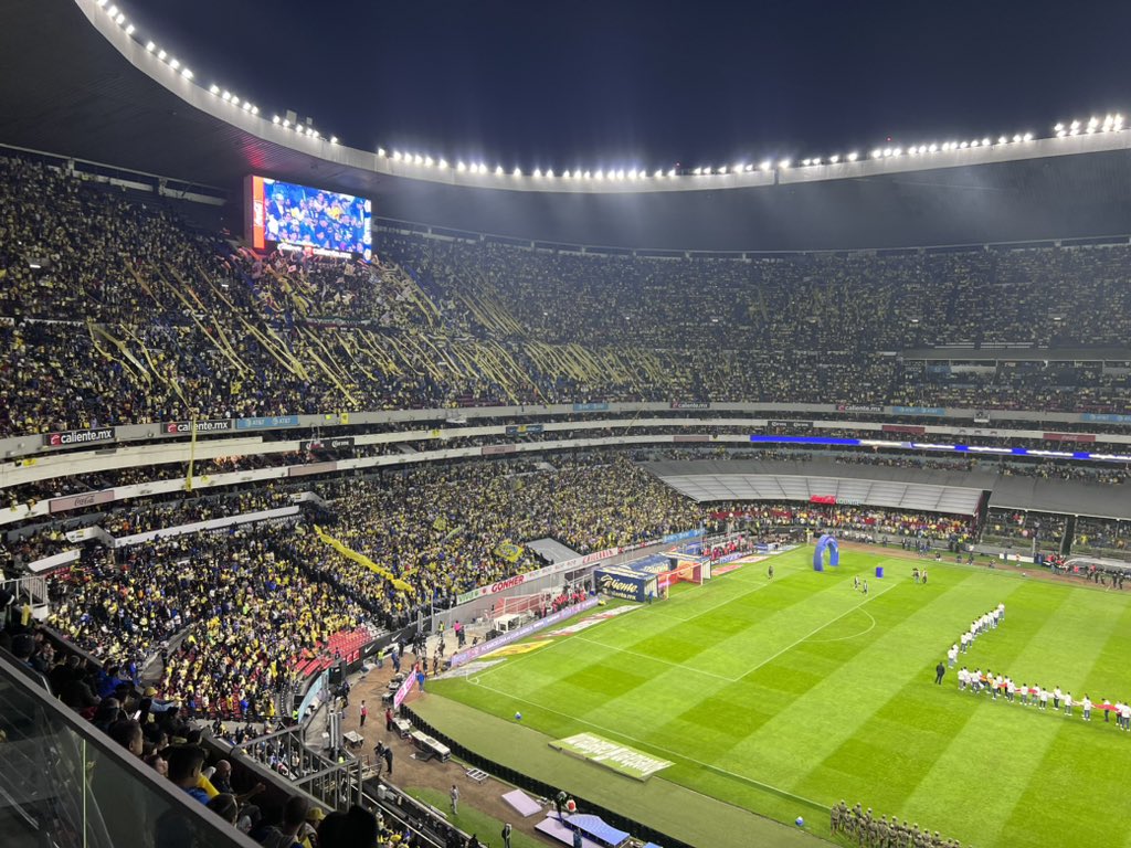 El Azteca, como nunca, impresionante…