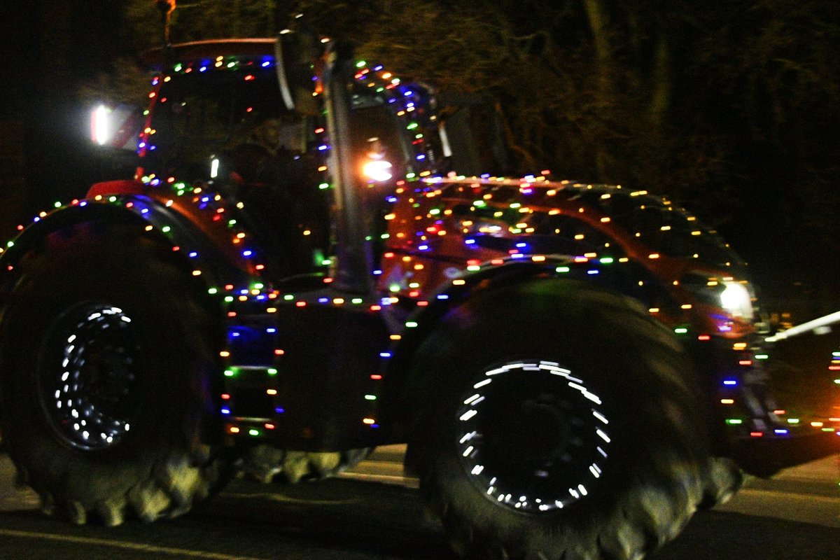 jonesy1007's tweet photo. Young Farmers Club tractor run through Shrewsbury tonight, 50 illuminated tractors, lots of fun passing by the Abbey Church.
@ShropshireStar @shropshirelive
#sfyfc #tractorrun https://t.co/Cm56rgoGYn