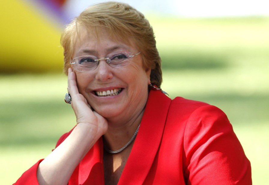 Un aplauso por su entrega, coraje, consecuencia y sabiduría de nuestra Presidenta <a href="/mbachelet/">Michelle Bachelet</a> 🩷🇨🇱👏👏

 #PlebiscitoConstitucional2023