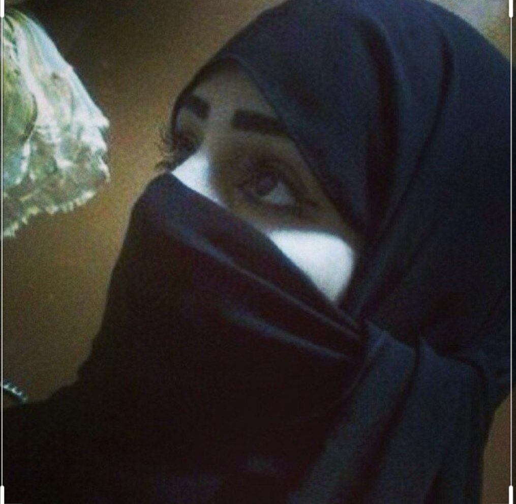 #زواج عسيريه العمر ٤٥ الطول 156 الحاله الاجتماعيه ارمله السكن شقه عندي شقه ملك الحمد لله موظفه ادريه عندي بنت عمرها 10 سنوات والبشره بيضاء الوزن 87 المنطقة عسير لايوجد شروط المهم الاحترام والتقدير ويخاف الله ويقبل بنتي تعيش معاي #ابها