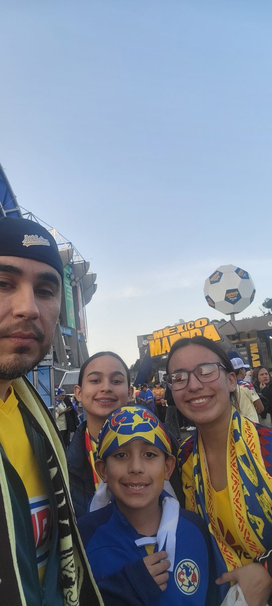 Luis tweet media