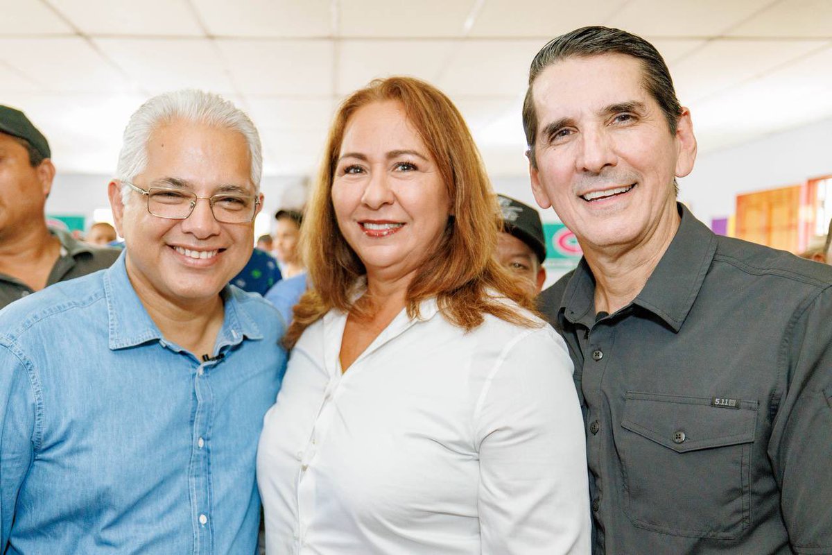 romuloroux's tweet image. Junto con @BlandonJose, estuvimos en Ocú, escuchando a nuestra gente, que nos cuenta que lamentablemente los problemas siguen siendo los mismos.

Se tiene que mejorar el hospital Sergio Núñez, porque los ocueños merecen una atención de primera, así como carreteras libres de…