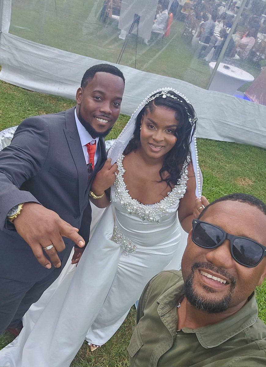 💎 congratulations to Ruth & Ikara 🙌🏽
Really appreciate the opportunity to shoot your #weddingday ✨️ 
I've seen this couple grow in love, business and family. 
It's amazing to see you get officially married today... more blessings!!! 🙏🏽
#caribbeanweddings 
By #EdsonReece ✨️