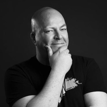 Chupei_BS's tweet photo. GRAVE🚨: Frank Keienburg é encontrado vivo em sua casa após um logo dia de trabalho, suas últimas palavras ao time foram "Apples to oranges"

Descanse em paz, Frank🕊️🕊️ https://t.co/6Pcb1YmMuB