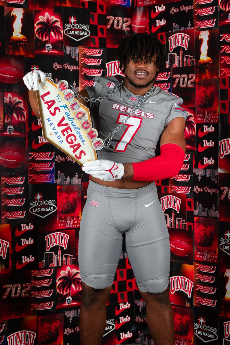 kpizzle0's tweet photo. Had a Great OV @unlvfootball 🔥🔥
#BetOnYourself 🎰🎰 https://t.co/26W7nIfSKo