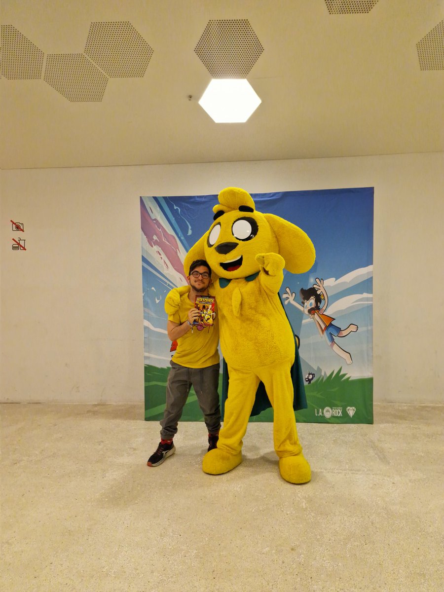 SETORNEZ_YT's tweet photo. @MikecrackYT Ayer lo pasé genial con el espectáculo que has logrado crear y no te quepa dura que a pesar de mis 22 años has logrado que me sienta como un niño de 10 al igual que en algún momento también lloré como otros así que muchas gracias por este maravilloso día.
#CoMPaS https://t.co/yKcpn09X7B