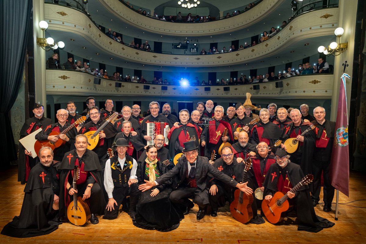 Pechamos o XXX Aniversario cun concerto da nosa agrupación musical, #TroyanosdeCompostela,no Teatro Principal; coas colaboracións especiais d  <a href="/SusoMartinez1/">Suso Martinez</a>, @CortizoFernando e <a href="/CantigaseAgarim/">Cantigas e Agarimos</a>                                              

<a href="/PazodeRaxoi/">Concello de Santiago</a> <a href="/DACCultura/">Cultura Depu. Coruña</a> <a href="/CulturaXunta/">Cultura de Galicia</a>