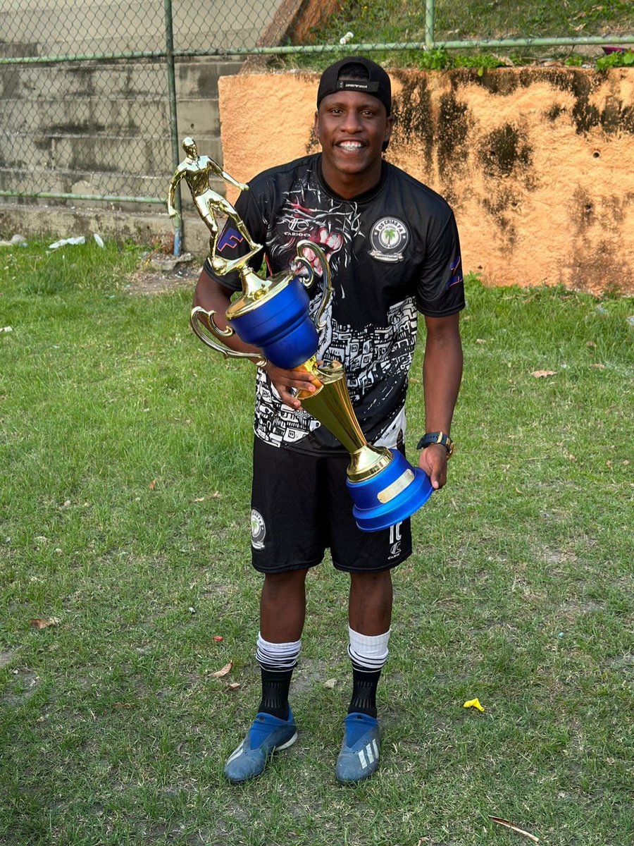 (...) Na palmeira quem manda e os Cria ⚽🏃🏆🙏

Deus e bom o tempo todo 🙌🙏