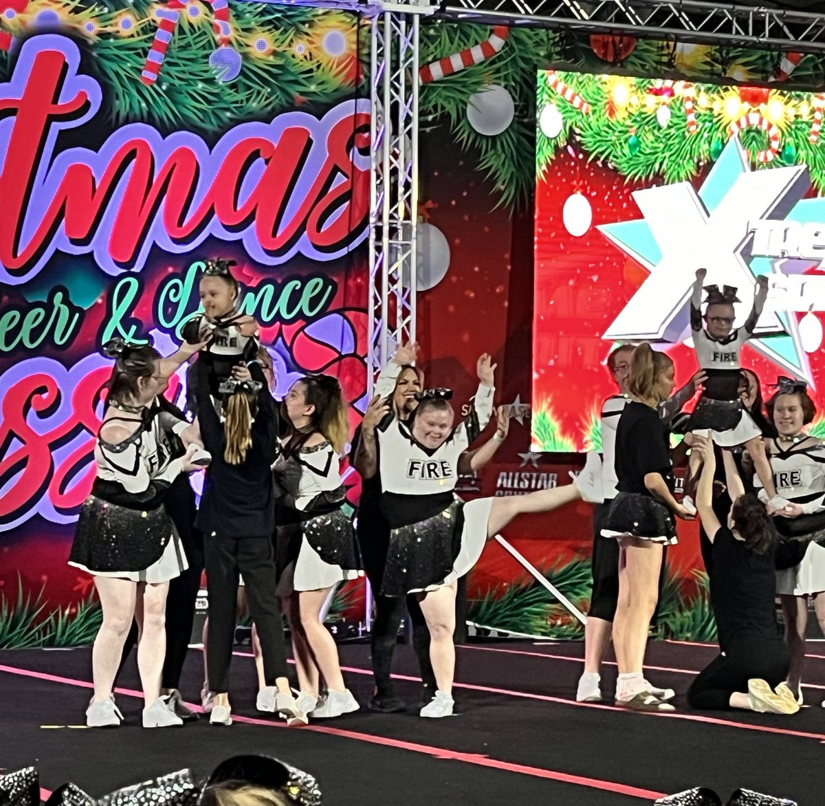 rb_transition's tweet photo. Two of my students competed in the Xtreme Spirit Cheer Winter Classic! And I even got to see two former students that are on the team, too! They truly are Shining Stars! Way to go @FireHouseGym ! https://t.co/6fWGpZZvbT