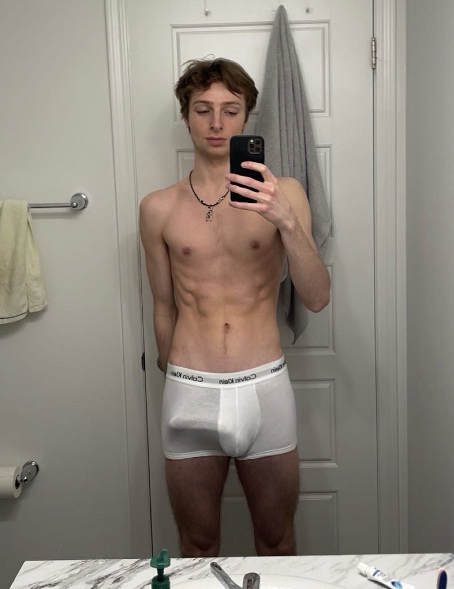 in my calvins https://t.co/P2BG3hCRBX