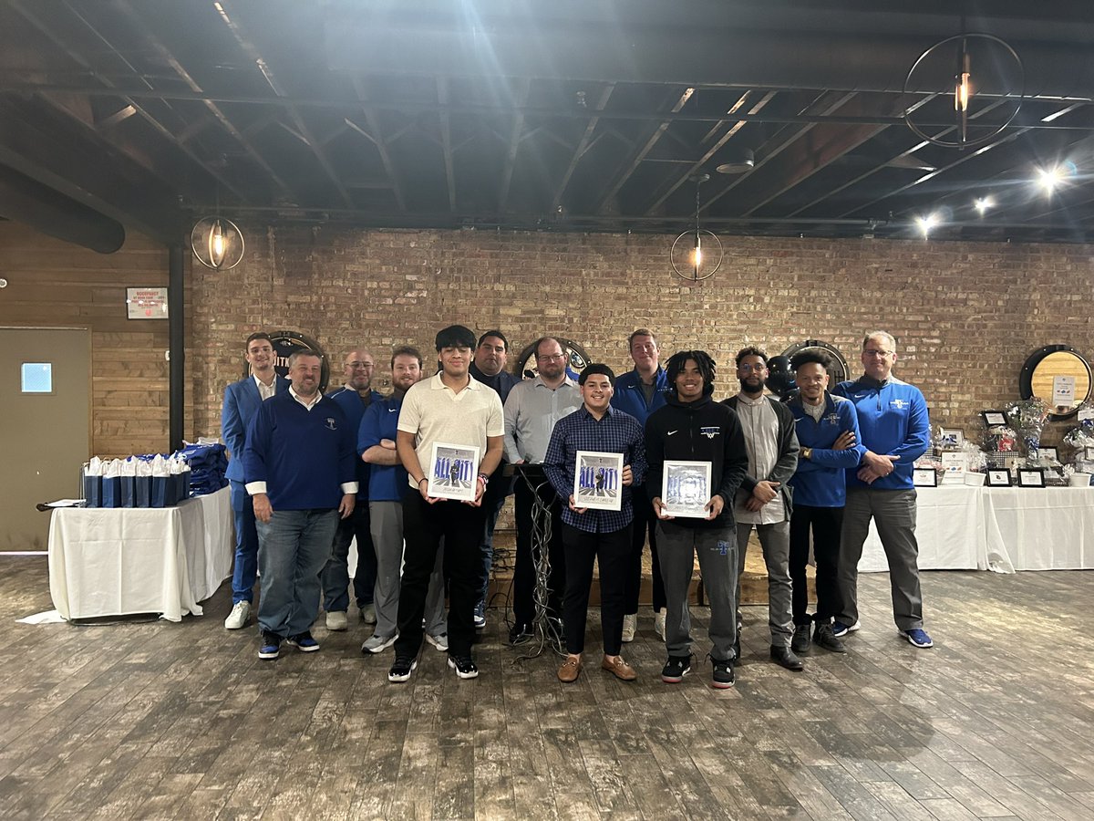TaftBoosterClub's tweet photo. All City @Tantchev10 @JJPadilla2025 @McFaddenDiesel8 @JoshuaaMam @StephenCarrer6 @Jayden_h02 @TaftFootballChi @Taft_HS @TaftHSAthletics https://t.co/tcgfUpJkLf