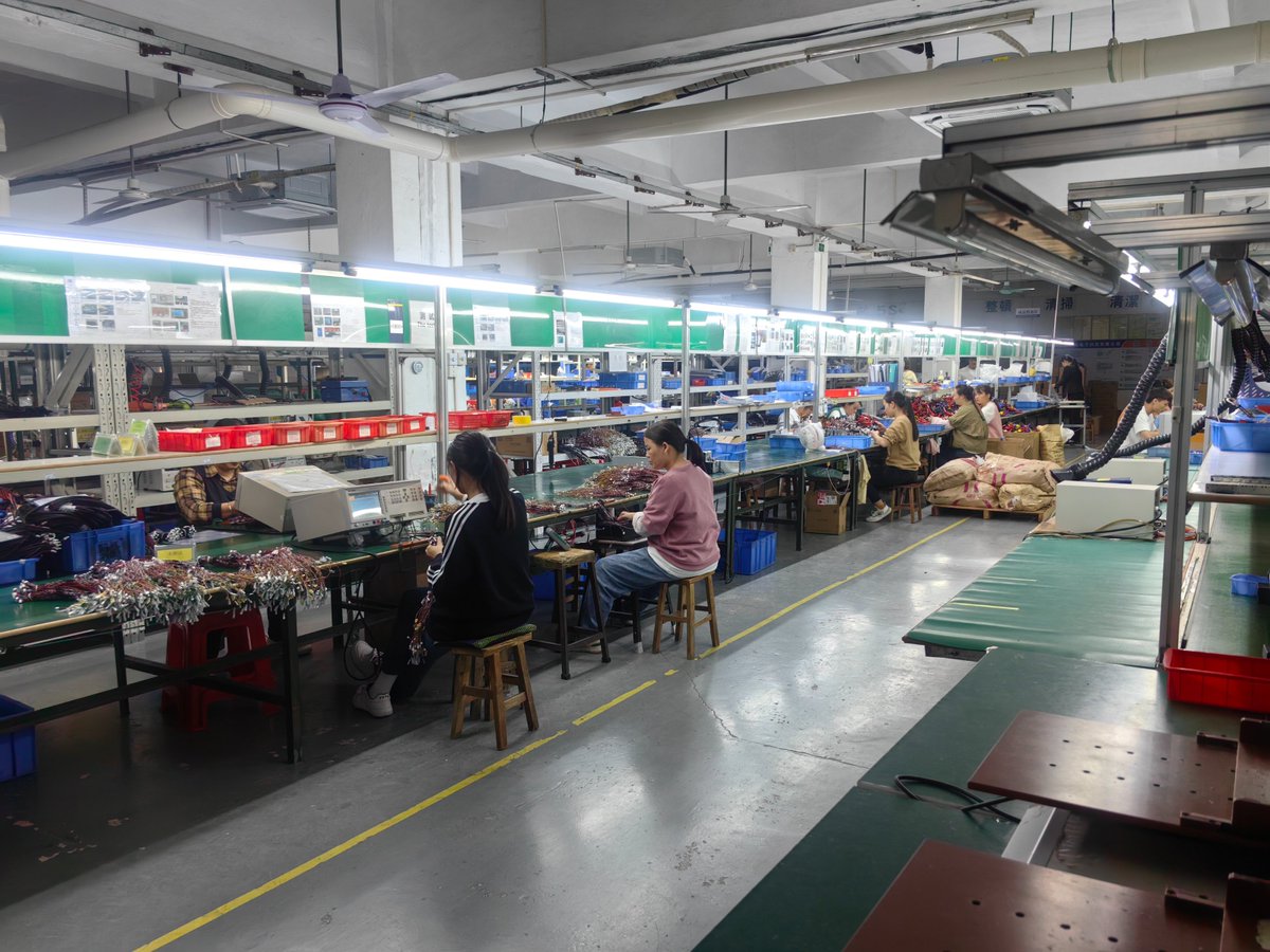 KevinHe236478's tweet photo. Factory direct supply of charging power supply clip wires. If you are looking for semi-finished clip wires, you can contact us and I can give you the cheapest price only 0.85$ with 10AWG silicone wire and ec5 connector.
https://t.co/oO9cNJak2M https://t.co/ApRY5ktDqH