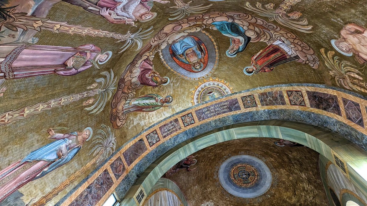 PaolaTreppo's tweet image. L'oro, simbolo dell'immortalità e di tutto ciò che è incorruttibile, della Parrocchiale di San Giacomo Apostolo, a #Ragogna capoluogo. Nella #cripta i resti dell'altare della chiesa vecchia, demolita, tra i quali una splendida pala
@FVGlive @regioneFVGit