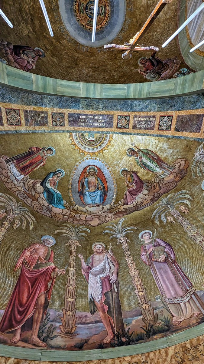 PaolaTreppo's tweet image. L'oro, simbolo dell'immortalità e di tutto ciò che è incorruttibile, della Parrocchiale di San Giacomo Apostolo, a #Ragogna capoluogo. Nella #cripta i resti dell'altare della chiesa vecchia, demolita, tra i quali una splendida pala
@FVGlive @regioneFVGit