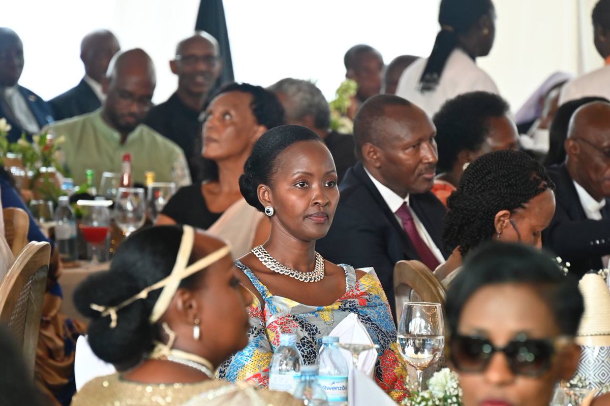 On Saturday, it was a pleasure for Charlotte and I to attend the Gusaba ceremony of General Kale Kayihura's daughter, Tesi Uwibambe. At the ceremony the husband to be, Edwin Cyubahiro, was introduced to the bride's family. We wish the couple a successful marriage.