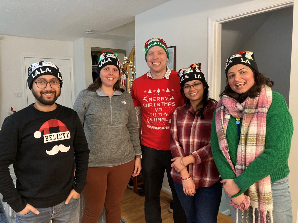 A pic from the group holiday party! Note the themed (Fa-la)-llama hats to celebrate nanobodies and keep us warm in the cold lab. Lots of greek food, dutch holiday poems, and fun group games! Very happy to work with such a great team @shivdoesscience @shubhra_js @nayara_braga09