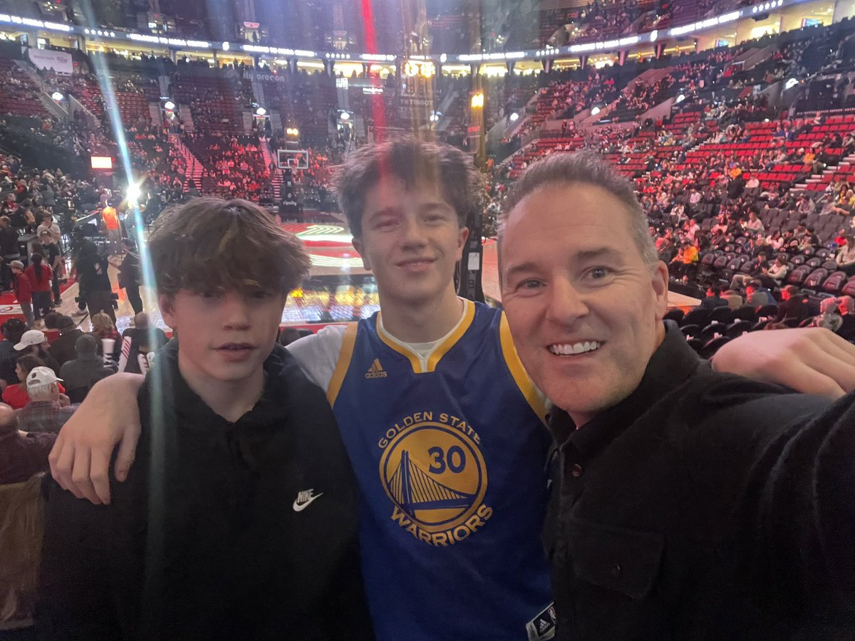 Simon Thomas tweet media