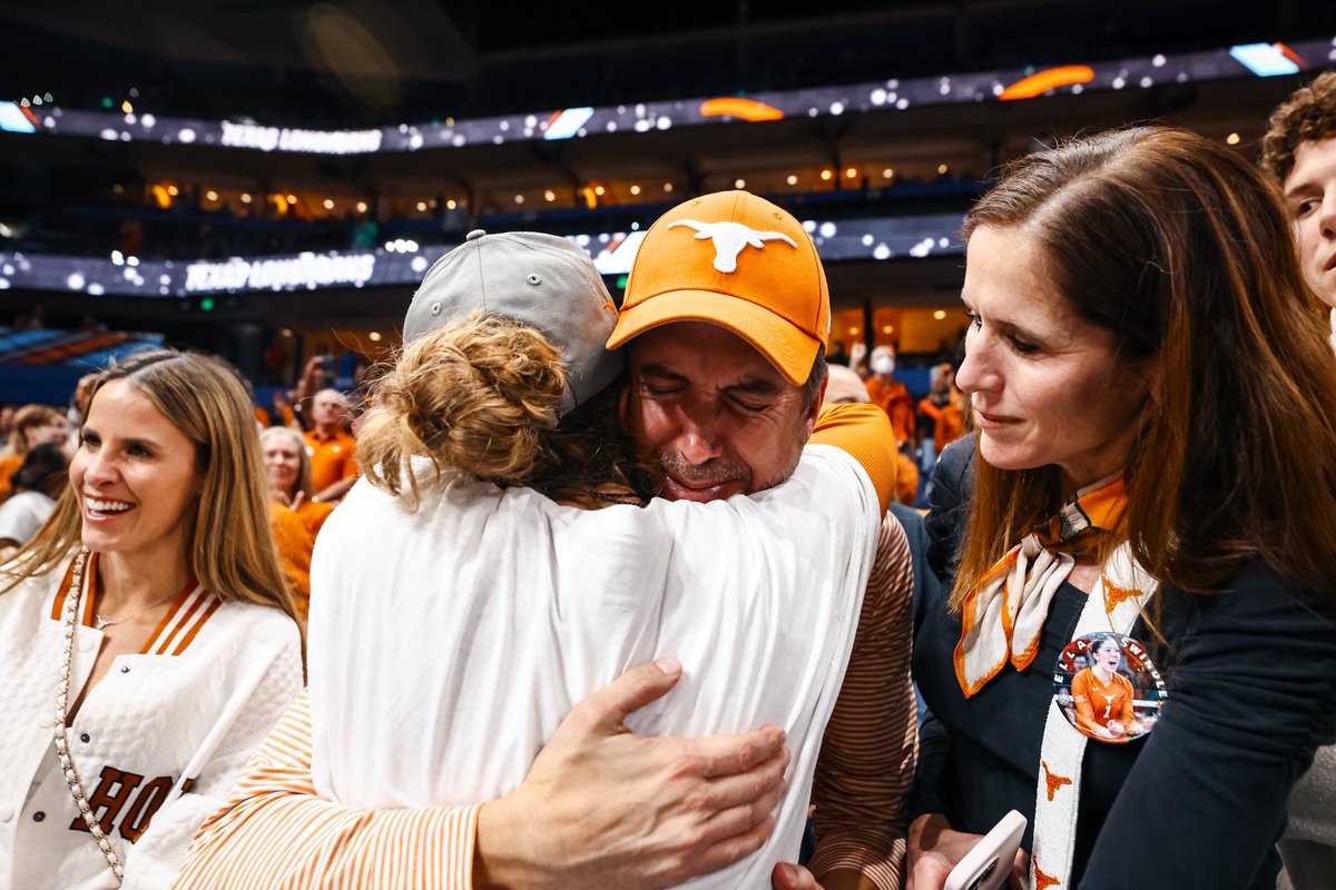 TexasVolleyball tweet picture