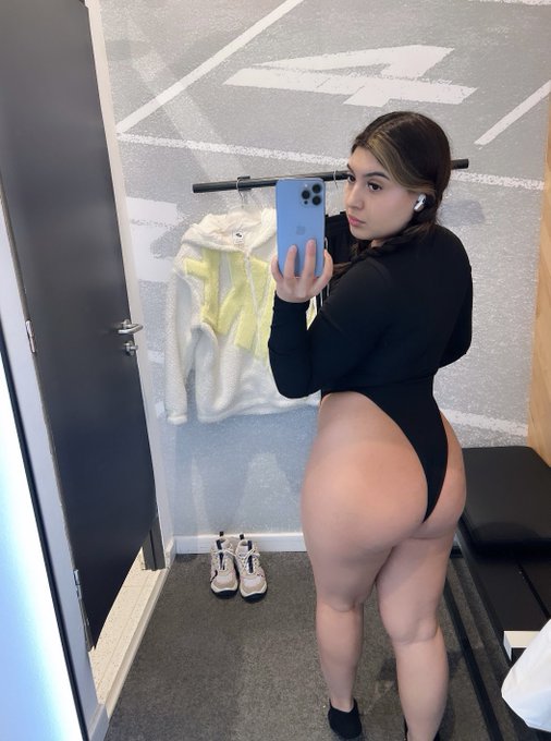 Say Hello if you like my booty ❤️💋 https://t.co/VdCRYoZKkp