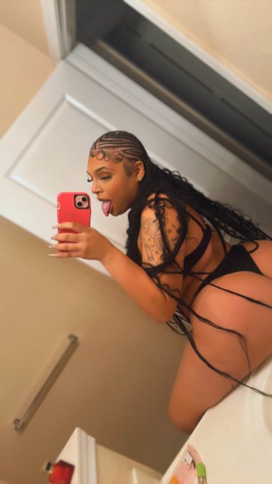 Hey 😎 https://t.co/IKXE0rtxSL<a href="/tag/halloween2023"class="tags"><span>#halloween2023</span></a>