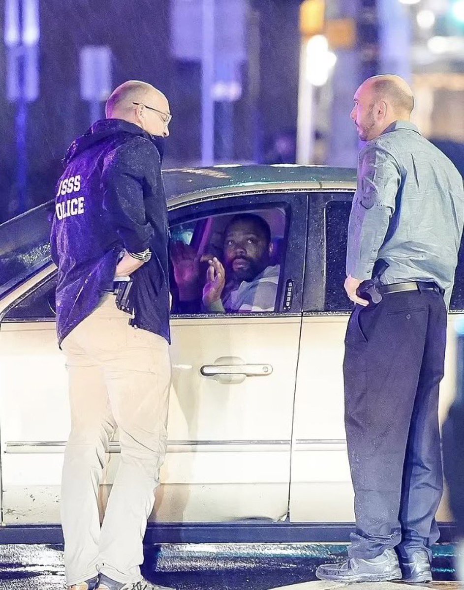 dom_lucre's tweet photo. 🔥🚨BREAKING NEWS: It was a negro that crashed into Joe Biden’s motorcade. He appears to be confused. https://t.co/iW009aMWNb