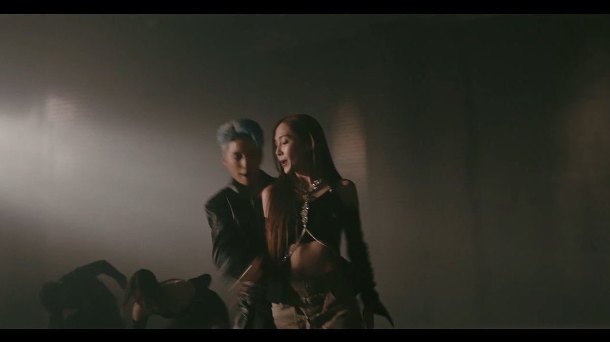 DaebakKRadio's tweet image. Jessica and Amber Liu collab for “Get it? Got it? Good” MV 

🔗 youtu.be/uedKsnhVEvQ

#Jessica #AmberLiu #GetItGotItGood #KPOP