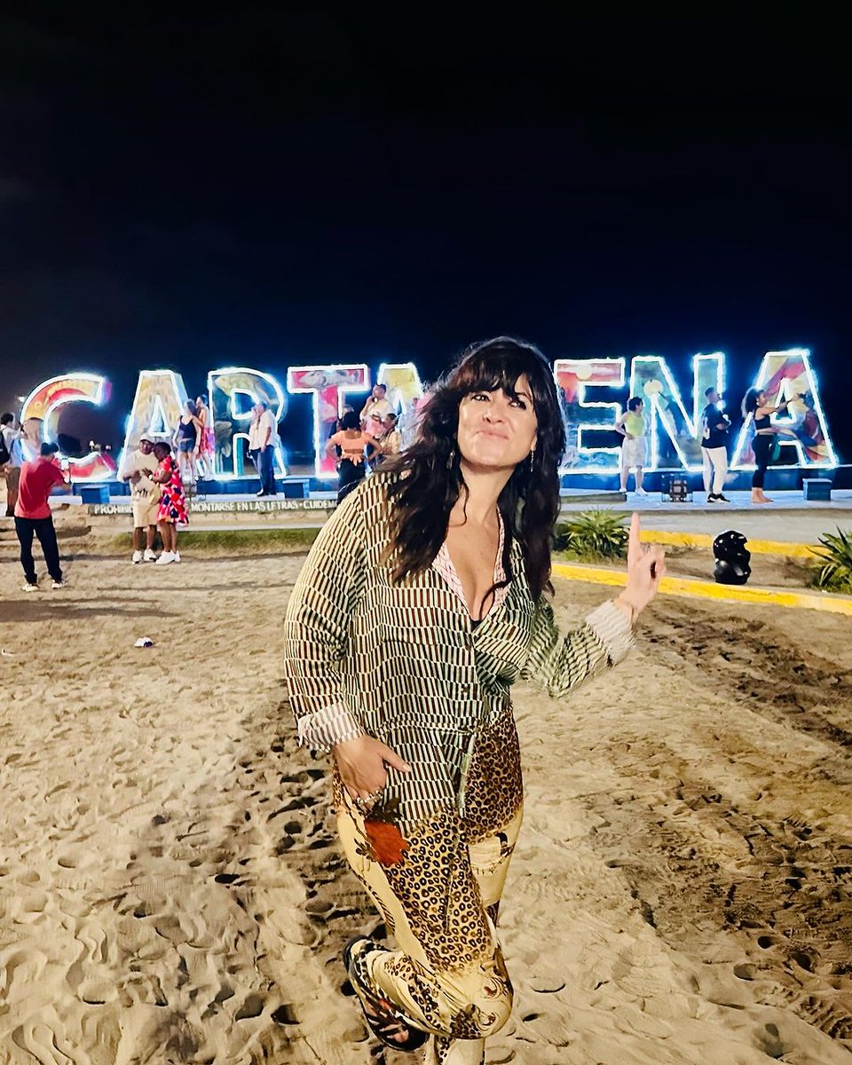VanesaMartinMex's tweet photo. La Vane en mood vacacional es de nuestras favoritas 😍😍😍 #Vacaciones #Colombia 

@vanesamartin_ @warnermusicmex @ClubesWarner @Muziek_mx @Rlm_es @DucampLive @ocesa_pop #VanesaMartinMx #VanesaMartín #VMMCFO https://t.co/Eel0PGGABC