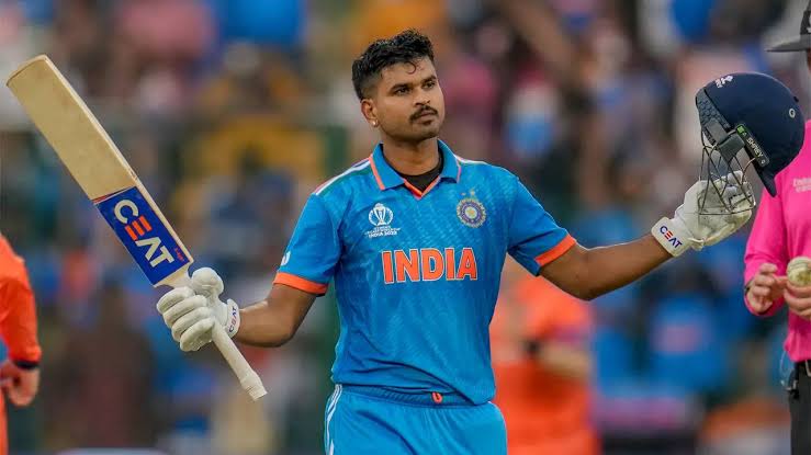 Cricfobia22's tweet image. Consistency at its best! 🔥 Shreyas Iyer notches up his 5th fifty-plus score in the last 6 innings, reaching 50 off 44 balls against South Africa. 🏏🇮🇳 #SAvIND #ShreyasIyer #ConsistentPerformer #IndianCricket