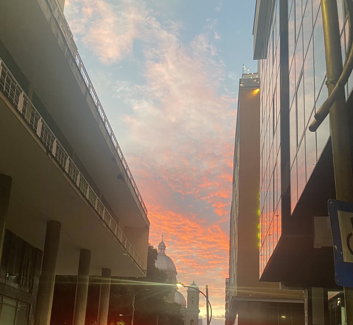 diegogu92's tweet photo. Atardecer en la gran perla del otun 😍 https://t.co/MYNrWWywdd